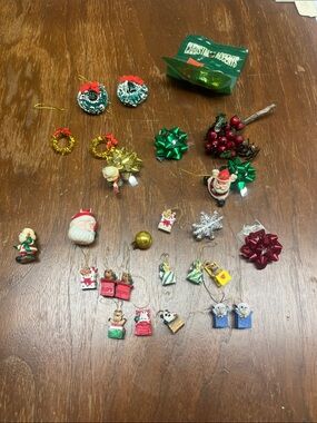 Vintage lot of miniature ornaments and bottle brush wreaths